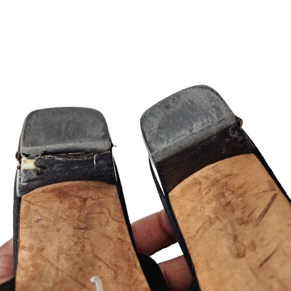 Stuart Weitzman  - Picture 12 of 16